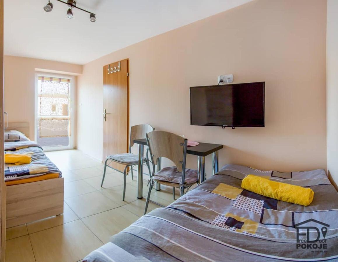 Ługniany Pokoje Freedoor מראה חיצוני תמונה