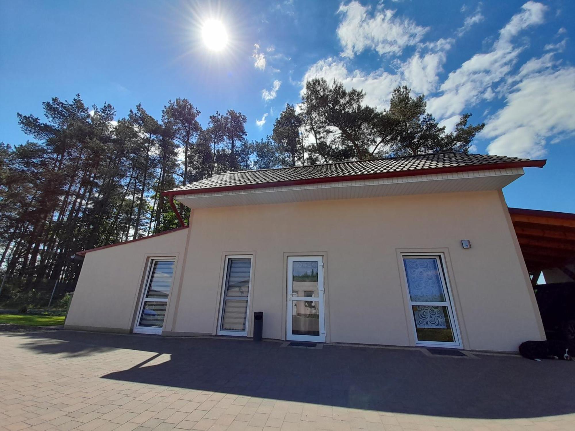 Ługniany Pokoje Freedoor מראה חיצוני תמונה